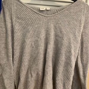 Gap sweater
